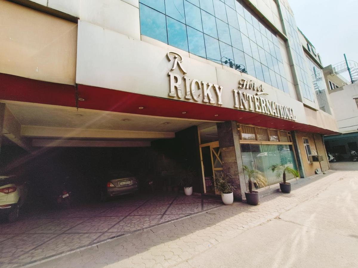 Hotel Ricky International Amritsar Ngoại thất bức ảnh