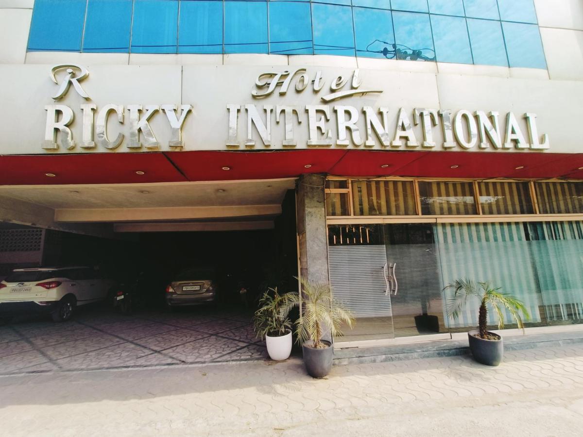Hotel Ricky International Amritsar Ngoại thất bức ảnh